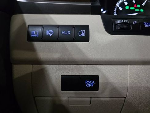 Used 2016 Lexus LX 570 4WD w/ Luxury Package image 18