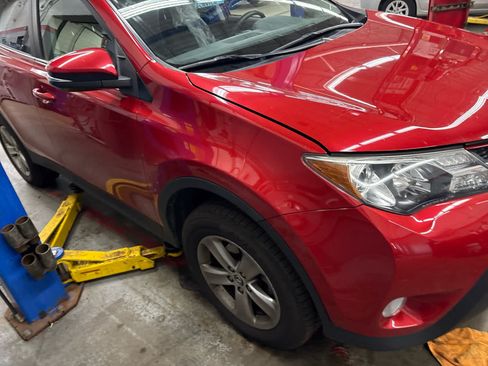 Used 2015 Toyota RAV4 XLE AWD/4WD image 5