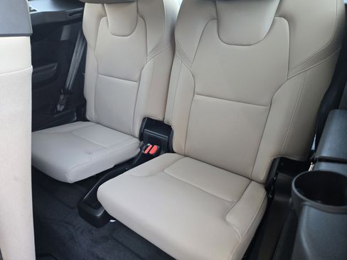 New 2026 Volvo XC90 B6 Plus w/ Protection Package Premier AWD/4WD image 27