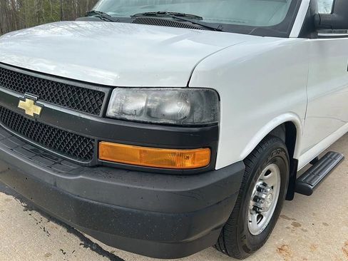 Used 2018 Chevrolet Express 3500 LT w/ LT Preferred Equipment Group image 16