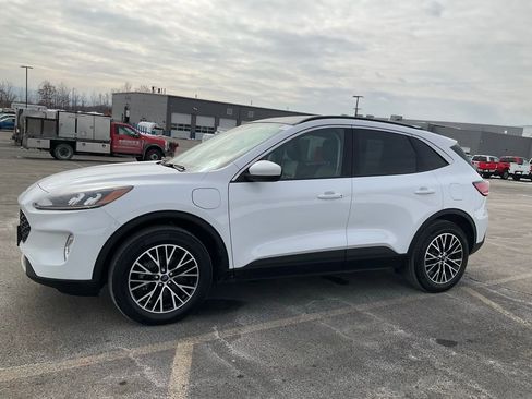 Used 2022 Ford Escape SEL w/ Technology Package image 32