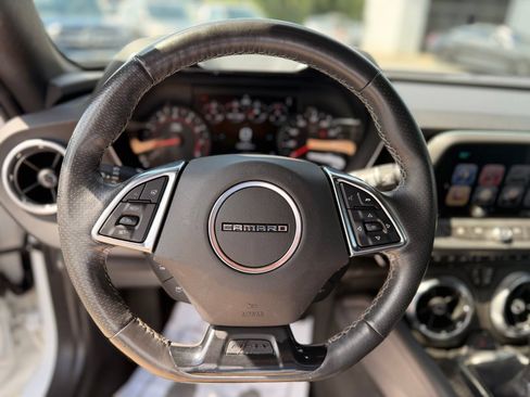 Used 2017 Chevrolet Camaro LT RWD image 17