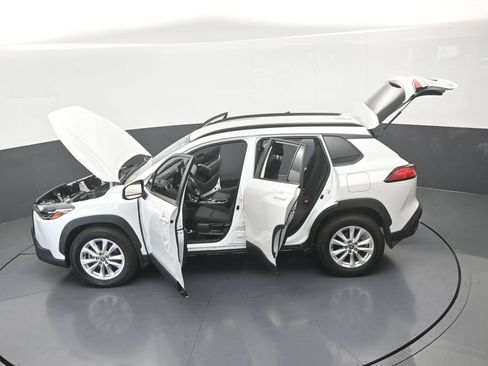Used 2024 Toyota Corolla Cross LE FWD image 65