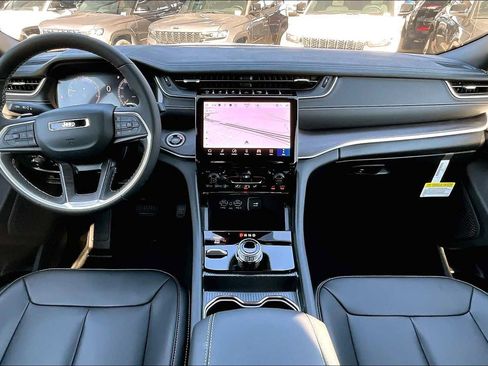 New 2025 Jeep Grand Cherokee L Limited w/ Black Appearance Package image 6