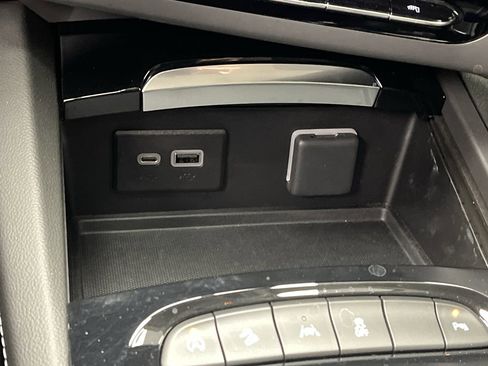 Certified 2023 Buick Envision Essence image 24