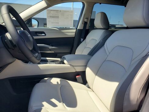 New 2026 Nissan Pathfinder SL AWD/4WD image 10