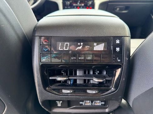 Used 2021 Jeep Grand Cherokee L Limited RWD image 23