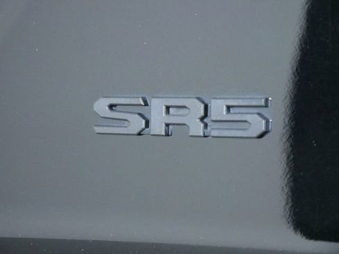 Used 2025 Toyota 4Runner SR5 AWD/4WD image 9