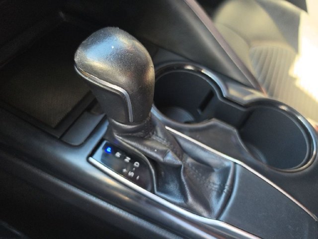 Used 2018 Toyota Camry SE FWD image 33