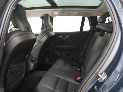 Used 2023 Volvo V60 B5 Cross Country Plus w/ Climate Package AWD/4WD image 15