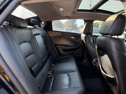 Used 2017 Chevrolet Malibu LT w/ Leather Package FWD image 18