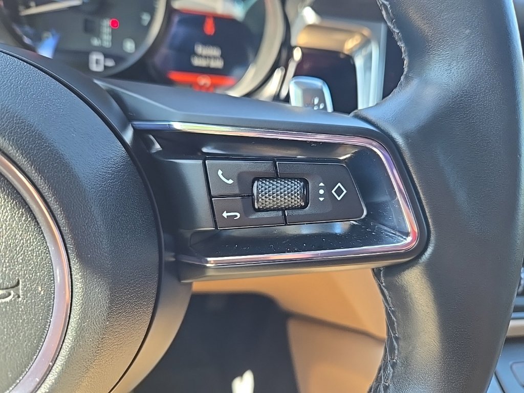 Used 2023 Porsche Macan AWD/4WD image 16