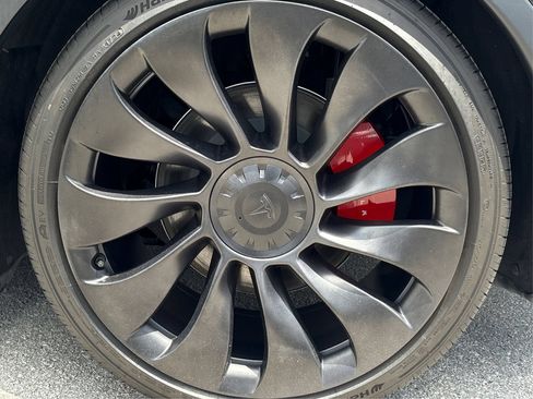Used 2025 Tesla Model Y Performance AWD/4WD image 13