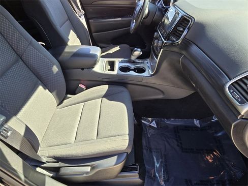 Used 2020 Jeep Grand Cherokee Laredo w/ 18" Wheel & 8.4" Radio Group image 19