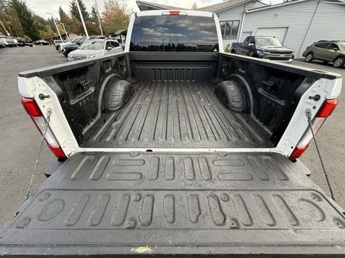 Used 2017 Ford F350 XLT w/ Camper Package image 10