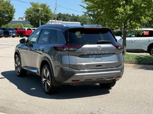 Certified 2022 Nissan Rogue SL w/ SL Premium Package AWD/4WD image 7