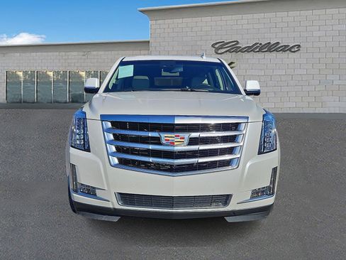 Used 2016 Cadillac Escalade ESV Luxury image 2