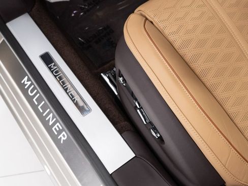 Used 2025 Bentley Flying Spur Plug-In Hybrid AWD/4WD image 12