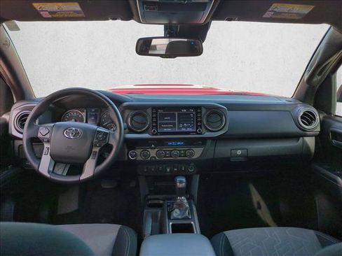 Used 2021 Toyota Tacoma TRD Sport w/ Technology Package AWD/4WD image 16