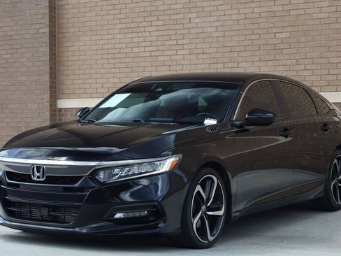 Used 2018 Honda Accord Sport image 5