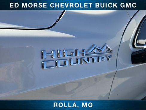 Certified 2023 Chevrolet Suburban High Country AWD/4WD image 9
