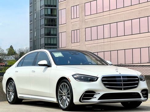 Certified 2022 Mercedes-Benz S 500 4MATIC image 1