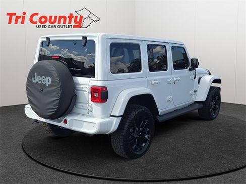Used 2020 Jeep Wrangler Unlimited Sahara image 8
