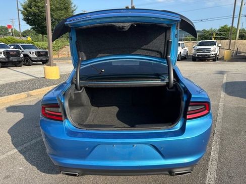 Used 2019 Dodge Charger SXT w/ Blacktop Package RWD image 18