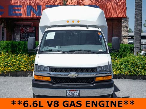 Used 2022 Chevrolet Express 3500 w/ Power Convenience Package RWD image 3