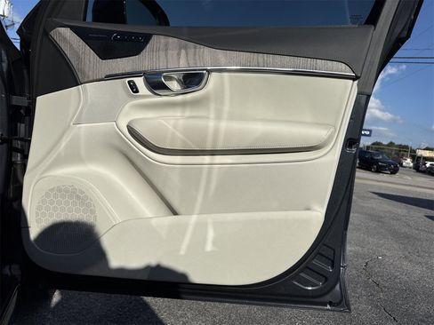 Used 2022 Volvo XC90 T6 Inscription w/ Advanced Package image 33