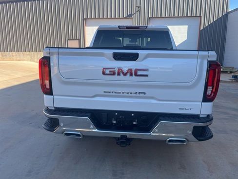 Used 2024 GMC Sierra 1500 SLT image 5