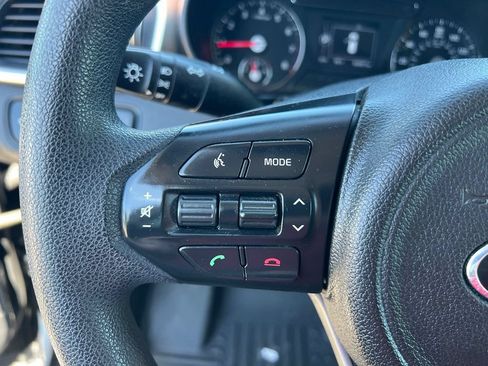 Used 2017 Kia Sorento L FWD image 38