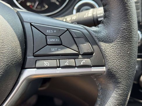 Used 2020 Nissan Rogue SV AWD/4WD image 18