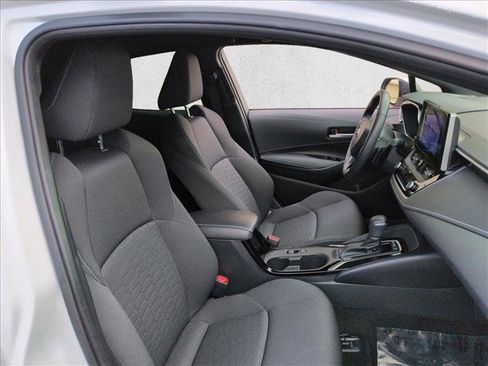 Used 2025 Toyota Corolla SE w/ SE Package FWD image 20