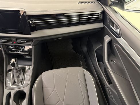 Used 2025 Volkswagen Jetta Sport FWD image 24