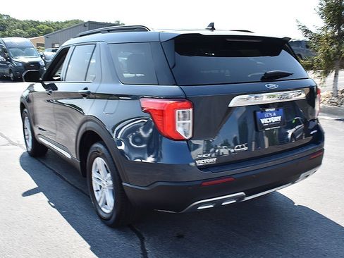 Used 2024 Ford Explorer XLT w/ Equipment Group 202A AWD/4WD image 3