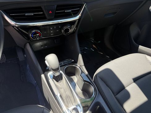 Used 2024 Buick Encore GX Sport Touring FWD image 13