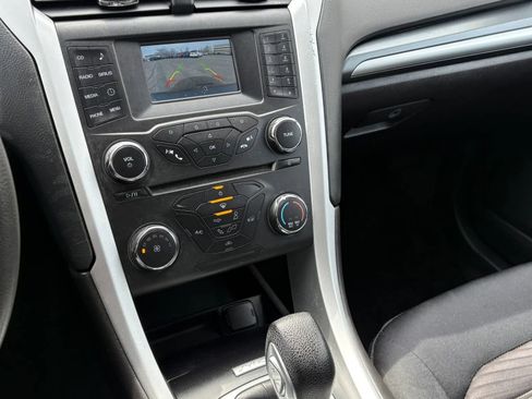 Used 2016 Ford Fusion SE image 20