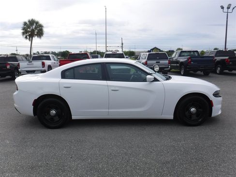 Used 2021 Dodge Charger Police RWD image 3