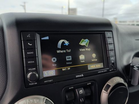 Used 2017 Jeep Wrangler Unlimited Sahara image 13