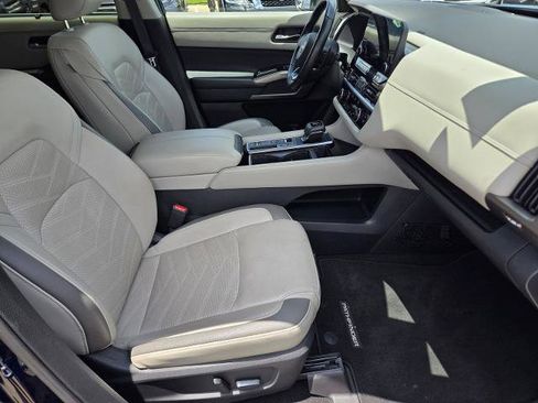Certified 2022 Nissan Pathfinder Platinum w/ Cargo Package FWD image 18