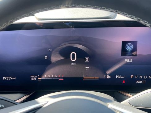 Certified 2025 Buick Envision Sport Touring image 17