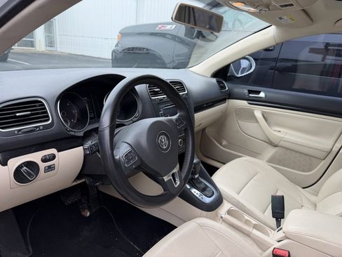 Used 2010 Volkswagen Jetta TDI image 9