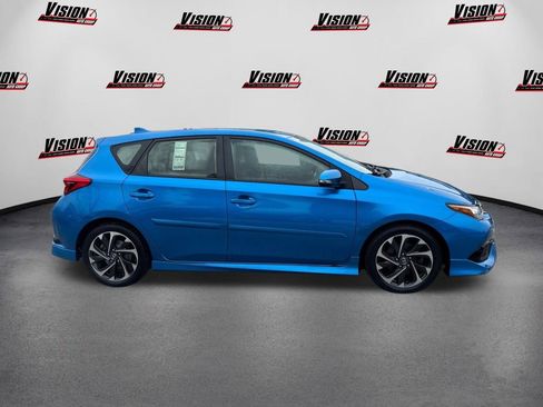 Used 2017 Toyota Corolla iM image 4