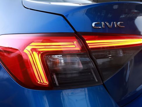 Used 2023 Honda Civic Touring image 32