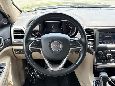 Certified 2021 Jeep Grand Cherokee Laredo AWD/4WD image 19