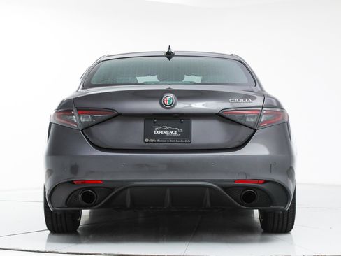 Used 2025 Alfa Romeo Giulia w/ Driving Assist Package image 4