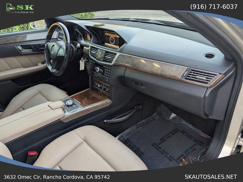 Used 2010 Mercedes-Benz E 350 4MATIC Sedan image 15
