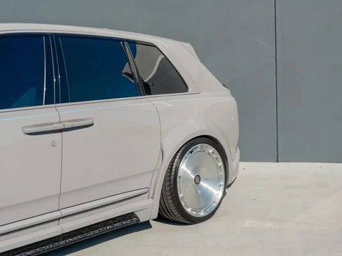 Used 2025 Rolls-Royce Cullinan Black Badge image 26