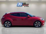 Used 2017 Hyundai Veloster Value Edition image 4